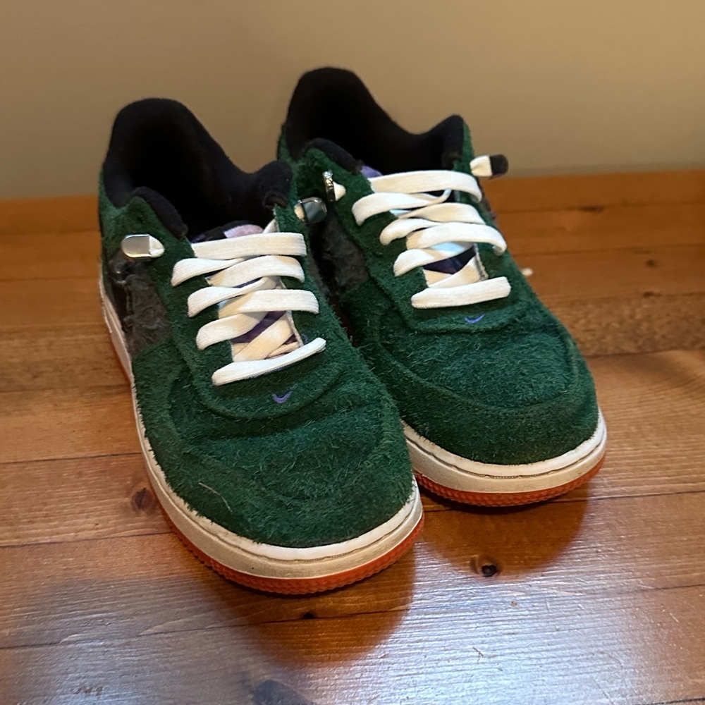 Nike Green Skate Sneakers with Gum Sole